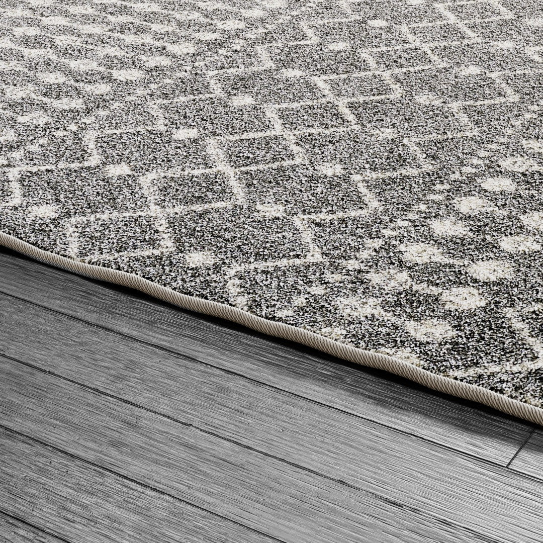 Eviva Grid 5' x 7' Geometric Gray/Cream Rug