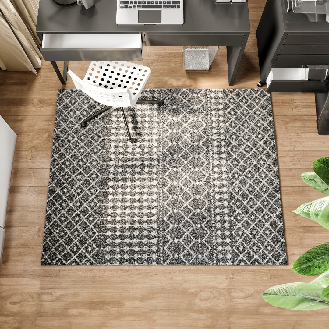 Eviva Grid 5' x 7' Geometric Gray/Cream Rug - Rug by Eviva